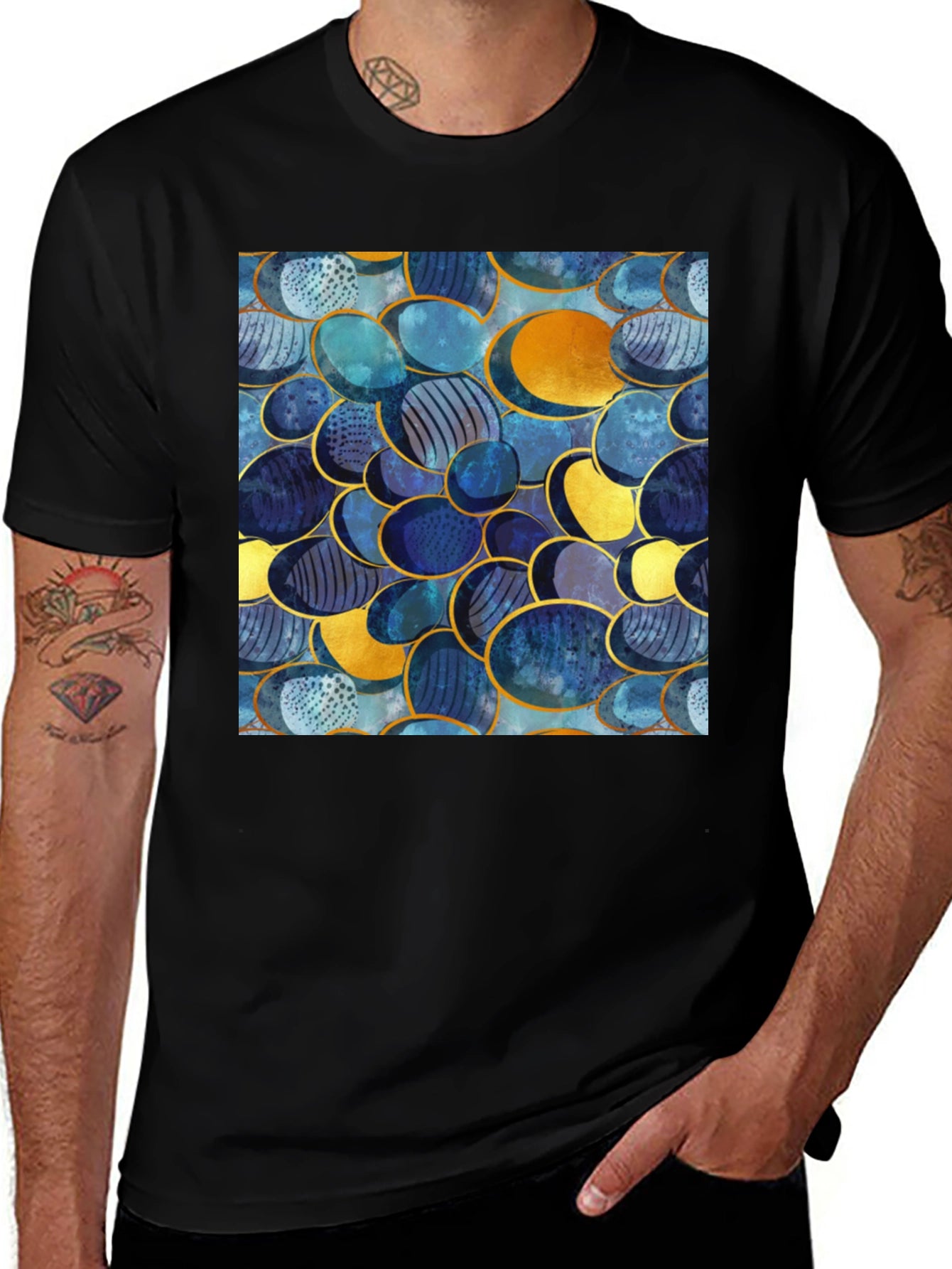 Abstract Oval Design Black T-Shirt