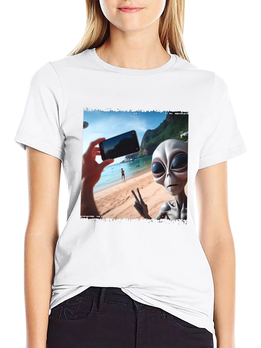 Alien Selfie T-Shirt - Beach Vacation