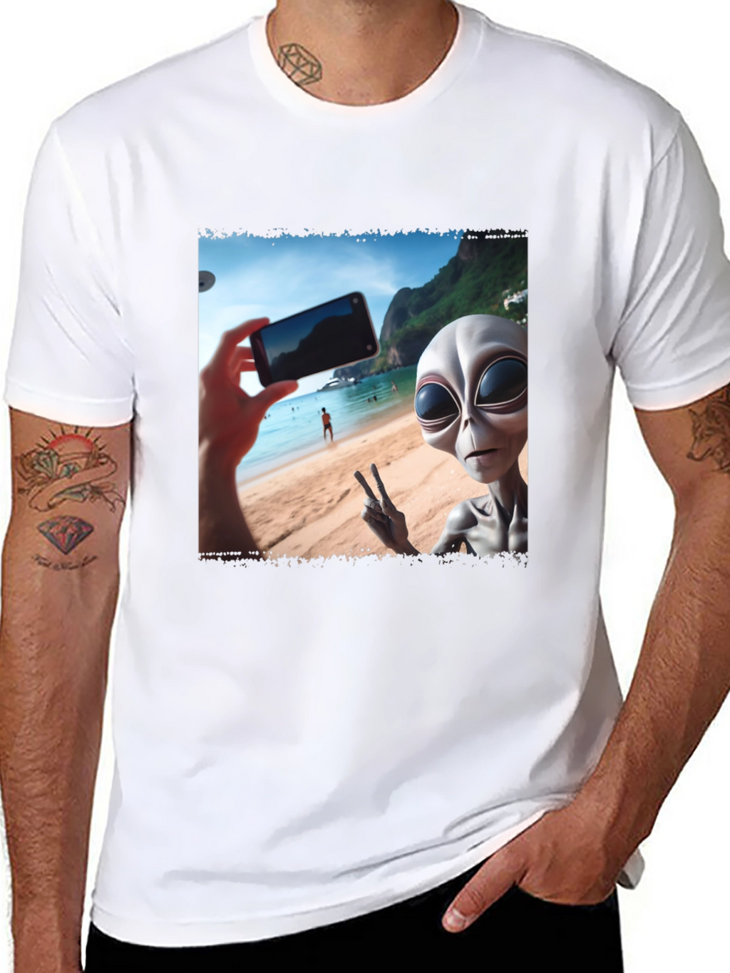 Alien Selfie T-Shirt - Beach Vacation