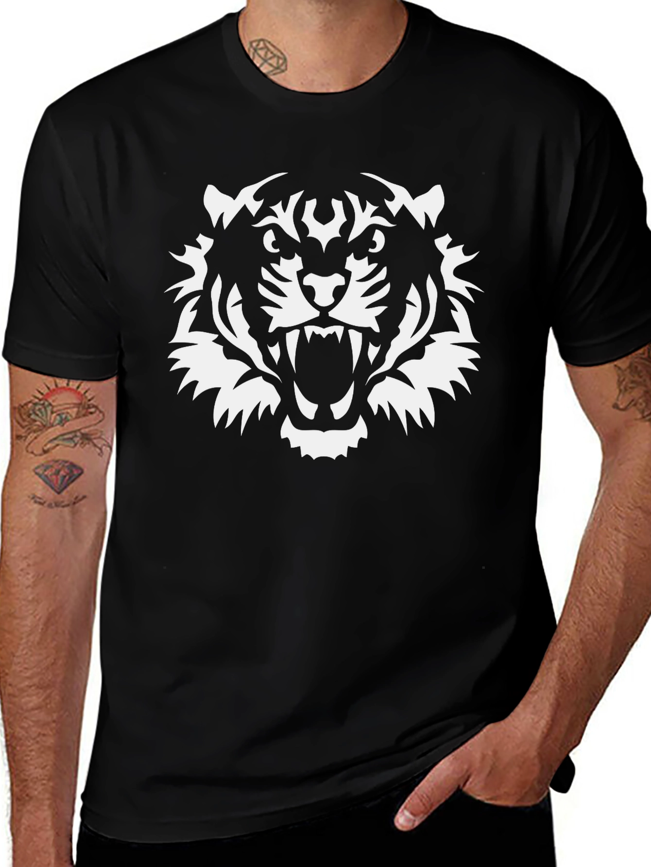 Bold Tiger Graphic Tee - Black